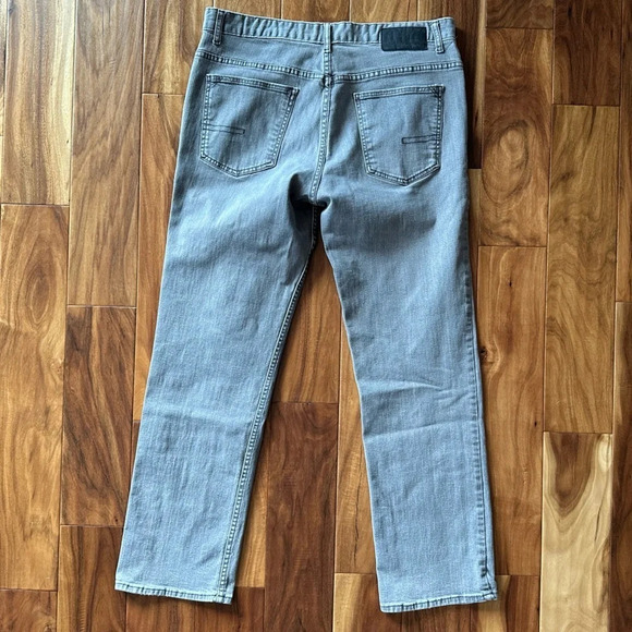 Calvin Klein Straight Leg Grey Wash Denim Jeans size 36x32 - Picture 2 of 5